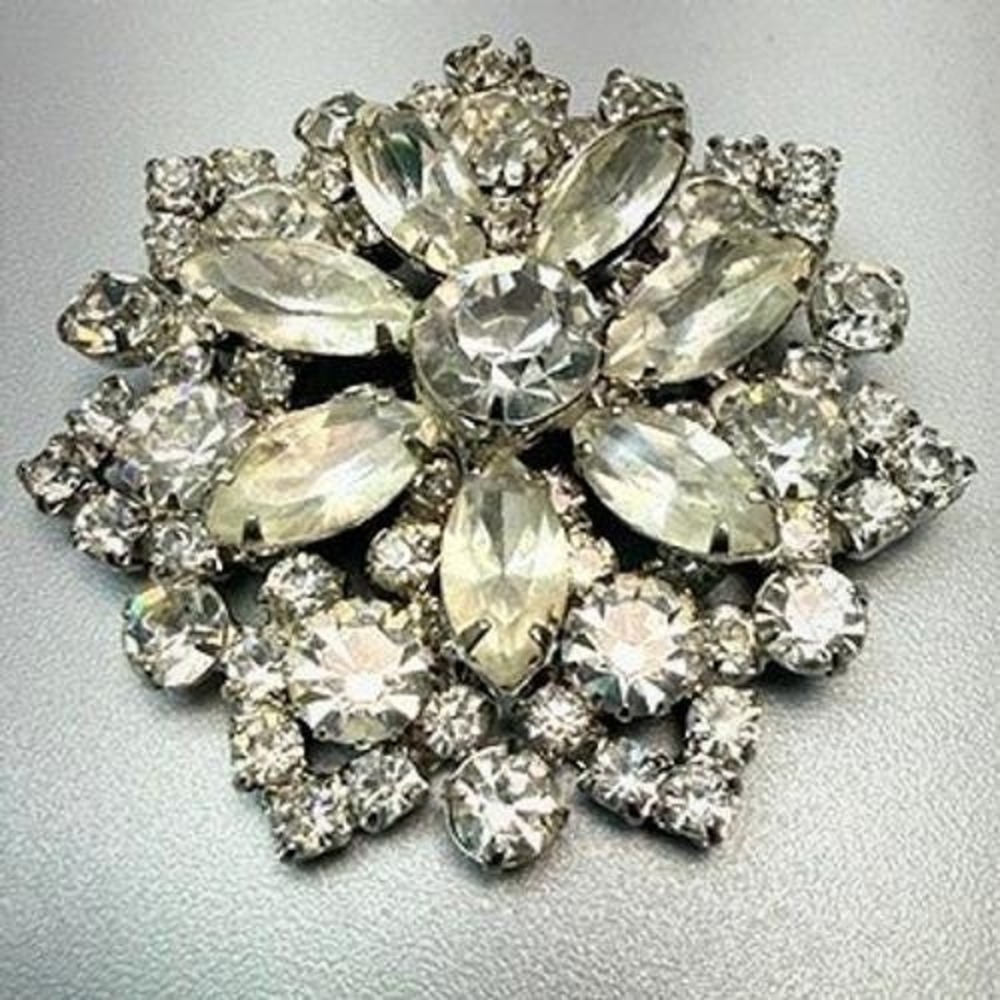 Vintage 3D Silver Tone Clear Rhinestone Starburst Brooch 2.5" MCM Glam